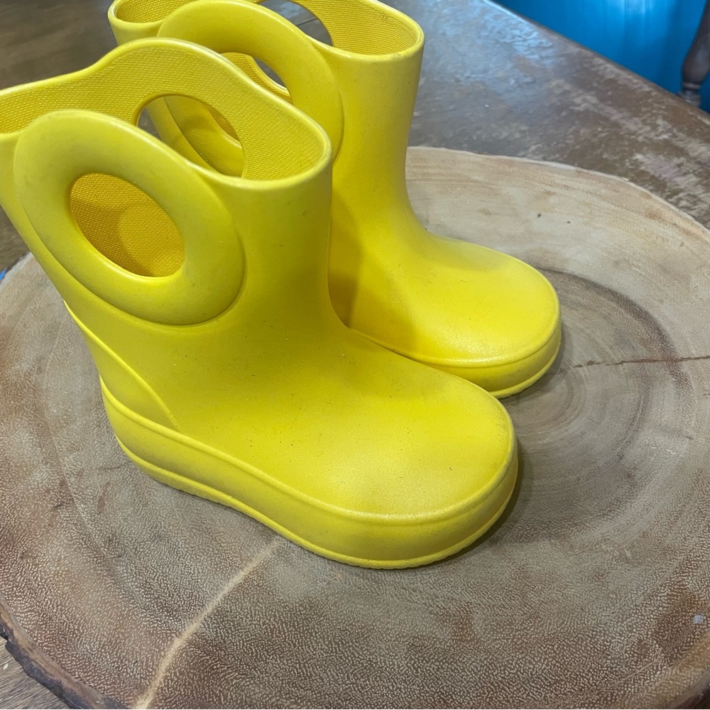 Kids rain boots